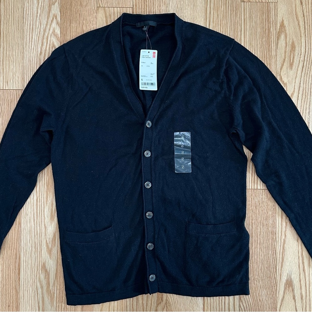 NWT- Uniqlo Men's 100% Cotton Black V Neck Cardigan